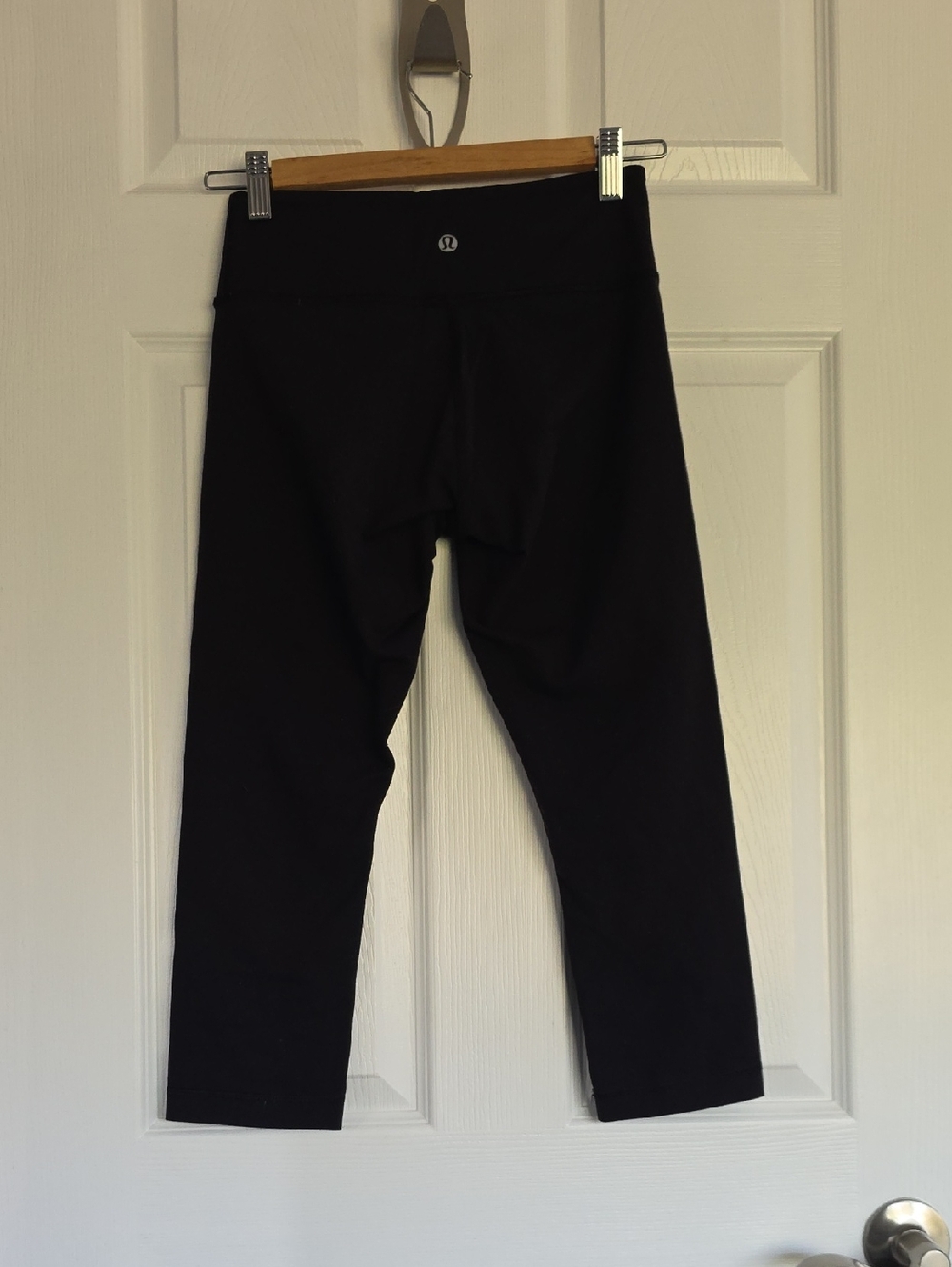 lululemon athletica Black Cropped Leggings